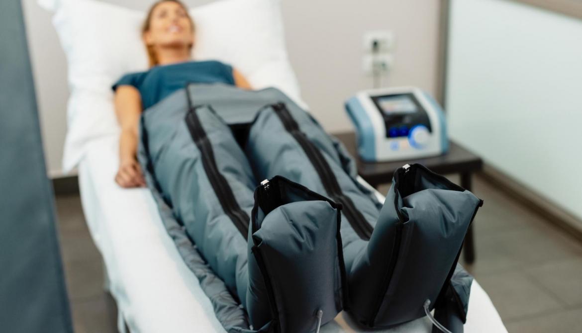 closeup-pressotherapy-treatment-spa-center-1.jpg